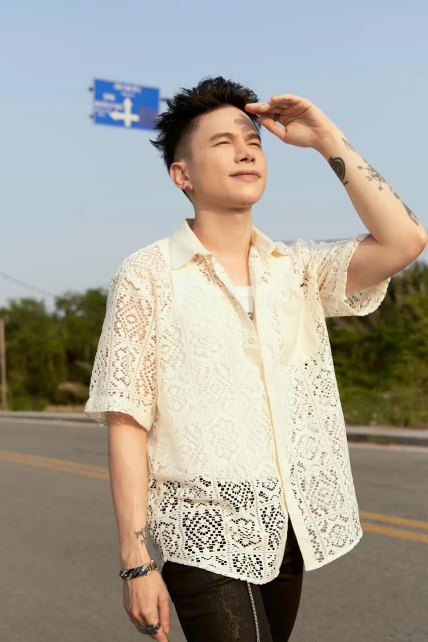 Hoàng Tôn được khen hát hay hơn cả SOOBIN