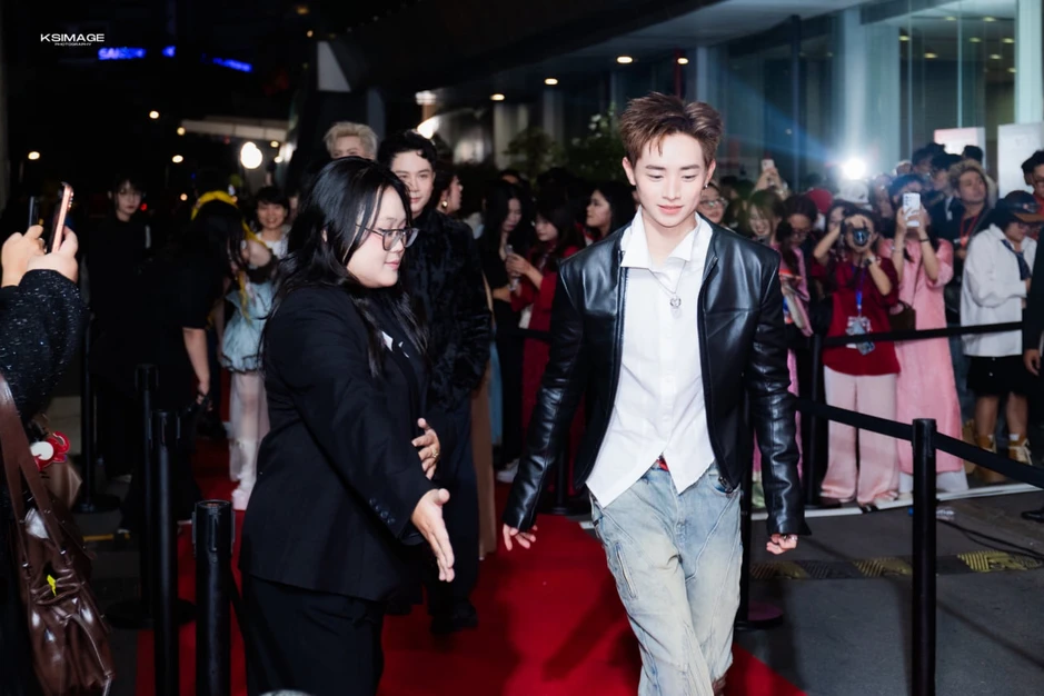 Hỏi trực tiếp trợ lý nghệ sĩ: Bóc trần góc khuất làm “osin” 24/7