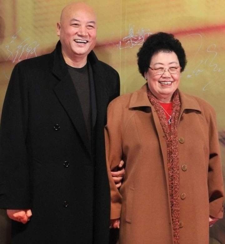 Hôn nhân 3 thập kỷ viên mãn của "Đường Tăng" Trì Trọng Thụy và bà xã tỷ phú Hôn nhân 3 thập kỷ viên mãn của "Đường Tăng" Trì Trọng Thụy và bà xã tỷ phú