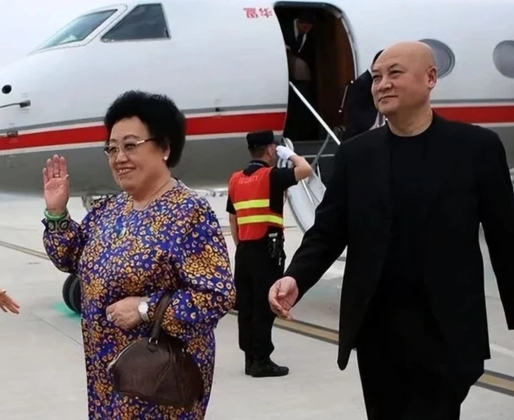 Hôn nhân 3 thập kỷ viên mãn của "Đường Tăng" Trì Trọng Thụy và bà xã tỷ phú Hôn nhân 3 thập kỷ viên mãn của "Đường Tăng" Trì Trọng Thụy và bà xã tỷ phú