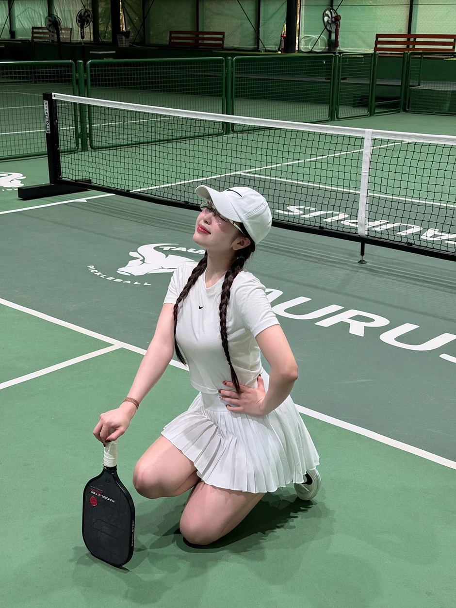 Hot girl chạm ngưỡng 30 vẫn khiến fan "lạc lối" vì vẻ ngoài "em chưa 18"