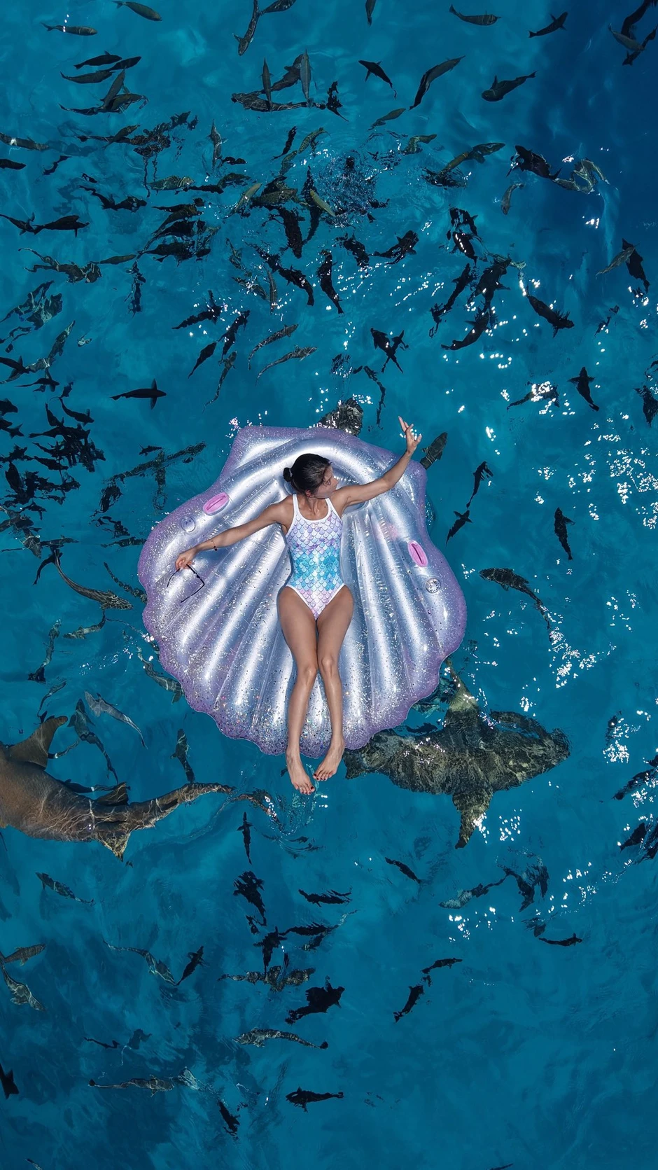 Hot girl xinh đẹp, thực hiện một buổi chụp ảnh táo bạo đến mức khiến người xem "hoảng sợ" vì quá nguy hiểm Hot girl xinh đẹp, thực hiện một buổi chụp ảnh táo bạo đến mức khiến người xem "hoảng sợ" vì quá nguy hiểm