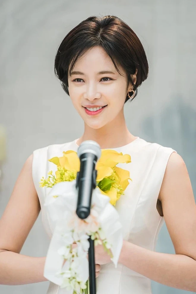 Hwang Jung Eum thanh lý đồ thế này thì ai dám nhận nữa? Hwang Jung Eum thanh lý đồ thế này thì ai dám nhận nữa?