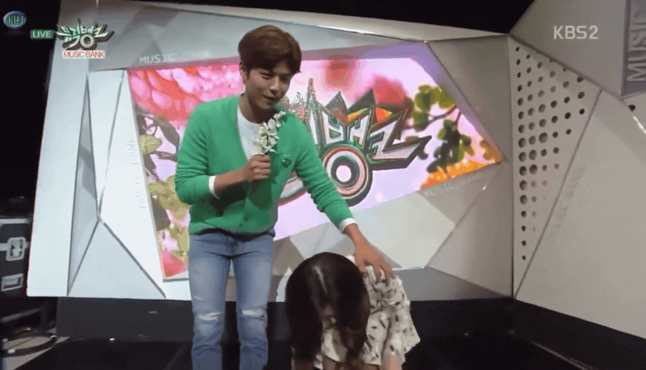 IRENE dọa Park Bo Gum sợ xanh mặt