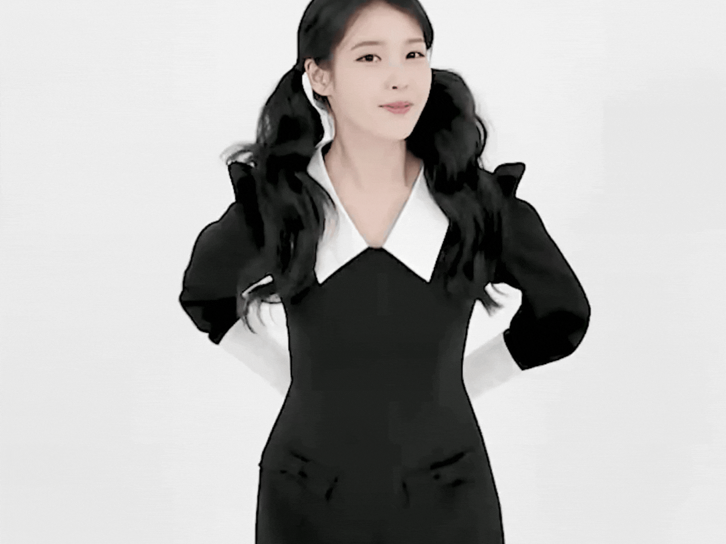 IU vẫn "trẻ măng" sau 15 năm, ngày càng đẹp ra mới tài!