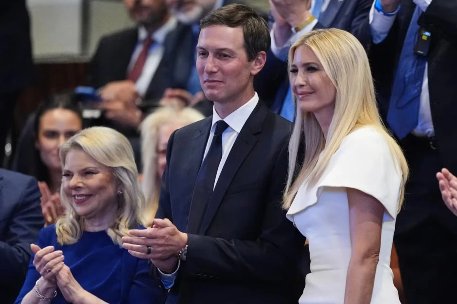 Ivanka Trump khóc trước loạt cú sốc Ivanka Trump khóc trước loạt cú sốc