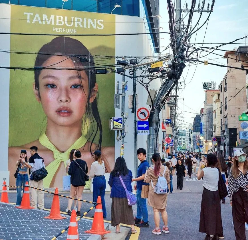 Jennie (BLACKPINK) làm đứt chuỗi tăng trưởng 4 năm liên tiếp của thương hiệu đình đám vì một lý do? Jennie (BLACKPINK) làm đứt chuỗi tăng trưởng 4 năm liên tiếp của thương hiệu đình đám vì một lý do?