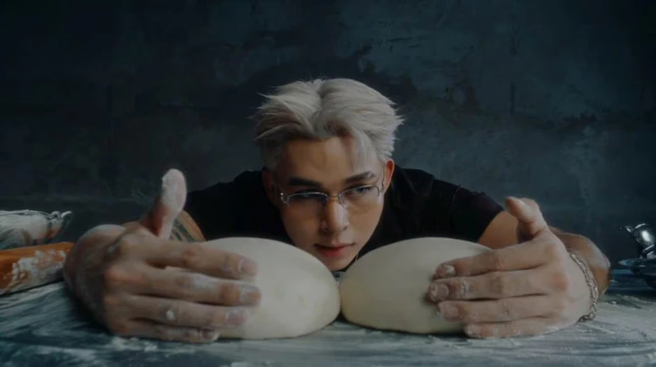 Jun Phạm gỡ MV gợi dục sau khi Sở Văn hóa và Thể thao TPHCM thông báo thẩm định