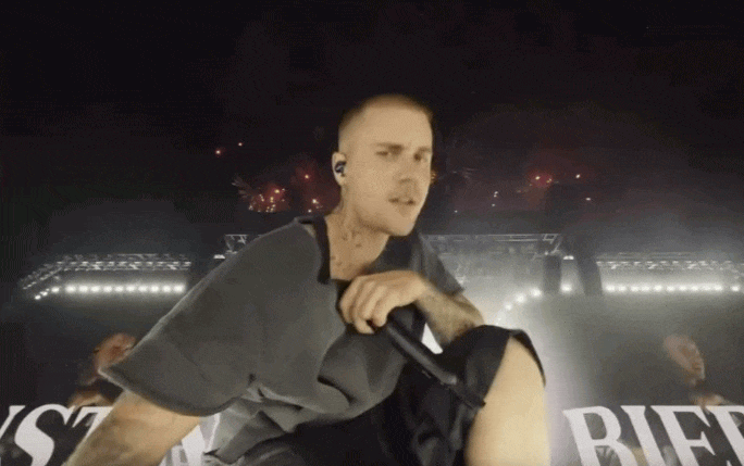 Justin Bieber bán hết nhạc, bị "cấm hát" hit cũ ở Coachella?