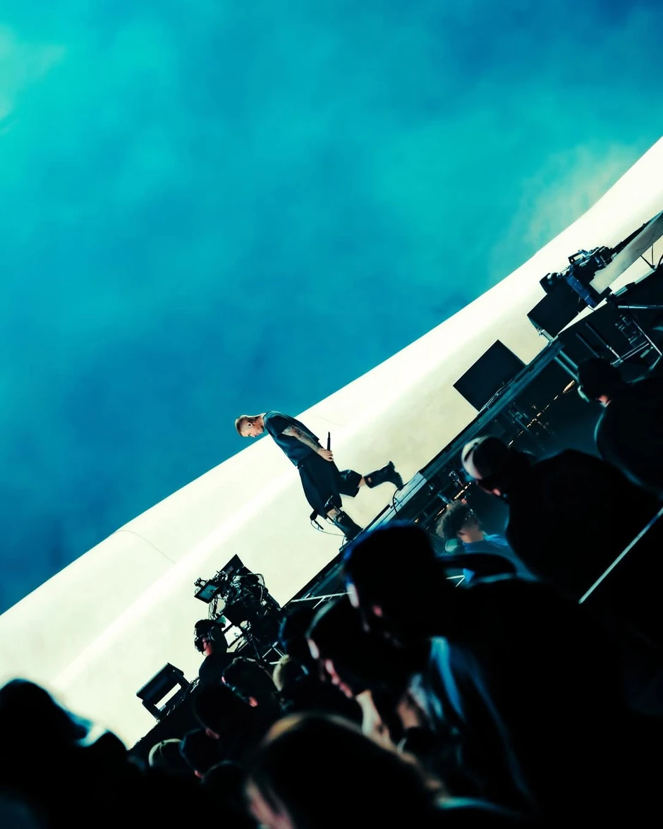 Justin Bieber bán hết nhạc, bị "cấm hát" hit cũ ở Coachella?