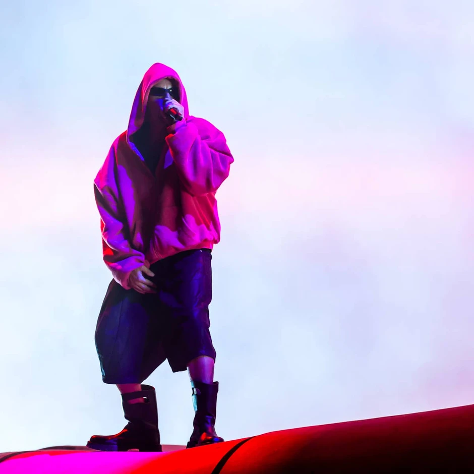 Justin Bieber bán hết nhạc, bị "cấm hát" hit cũ ở Coachella?