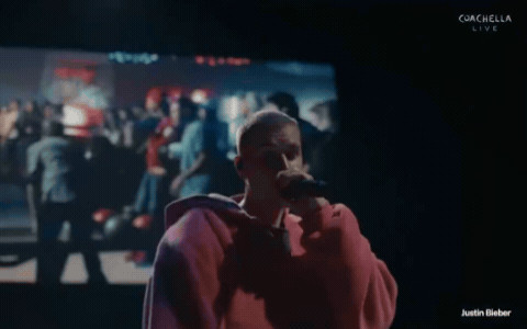 Justin Bieber hot nhất Coachella 2026, thù lao kỷ lục 263 tỷ đồng không phải trò đùa!