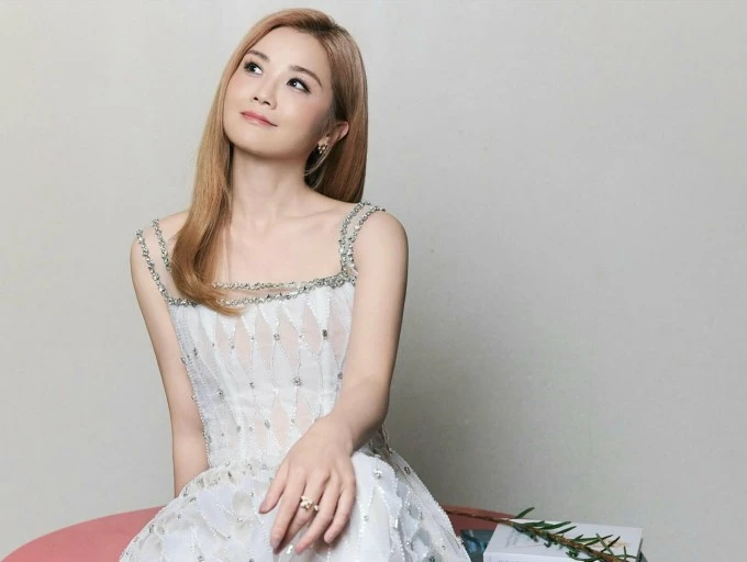 Khối tài sản khủng của Thái Trác Nghiên và chồng phi công