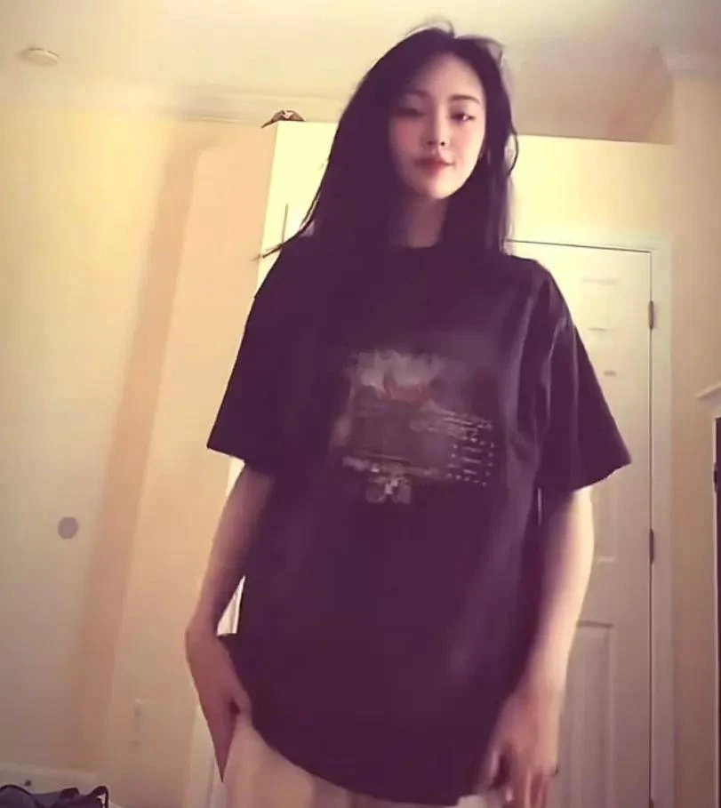 Không ai dám nhìn vào mặt của Trịnh Sảng