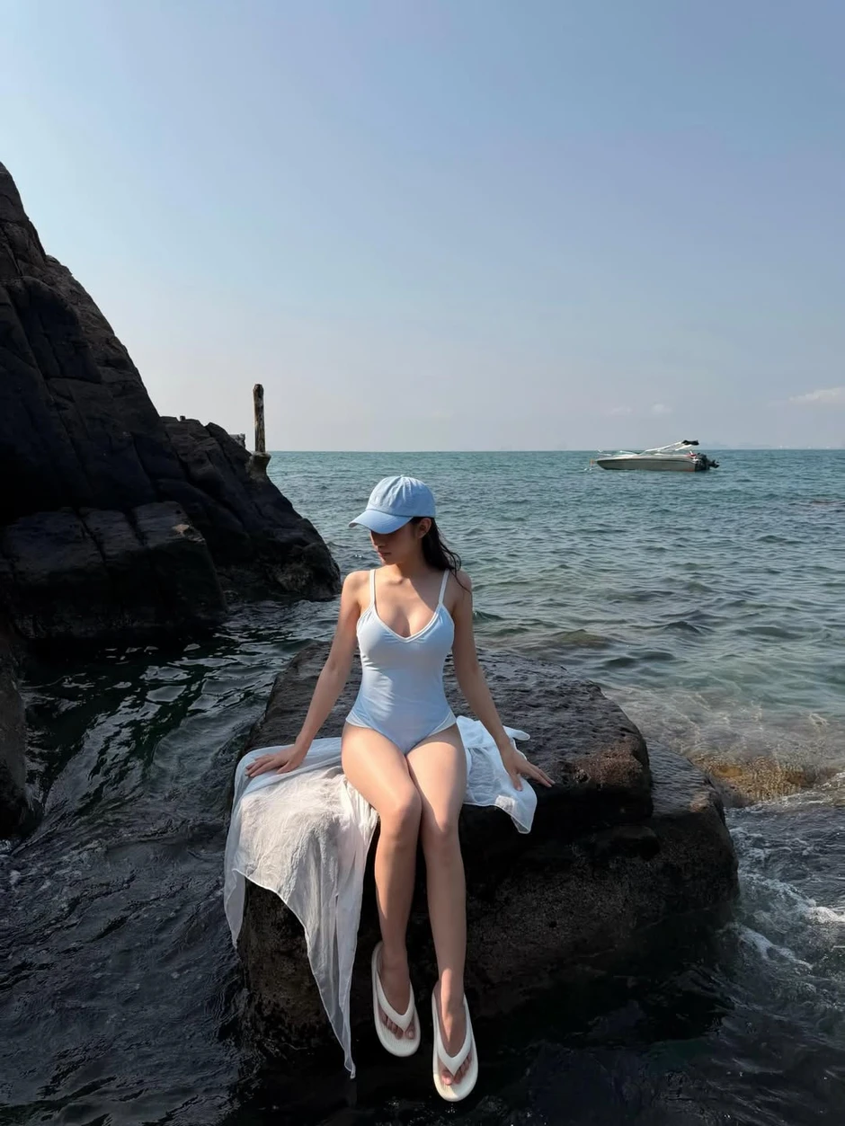 Không cần caption, nữ TikToker này vẫn khiến fan "ngây ngất" với bộ ảnh "chào hè" mới Không cần caption, nữ TikToker này vẫn khiến fan "ngây ngất" với bộ ảnh "chào hè" mới