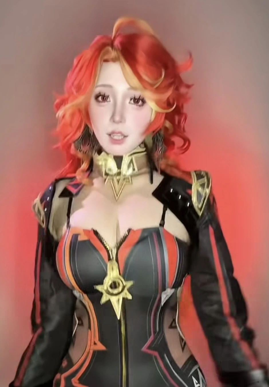 Không ngại lộ khuyết điểm, nữ Coser công khai mặt mộc trước khi trang điểm, kết quả sau cùng mới là thứ khiến dân mạng "bùng nổ"