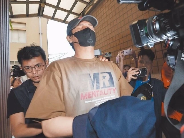 Không phải tin đùa ngày Cá tháng 4: Nam diễn viên bị còng tay, bắt giữ khẩn cấp