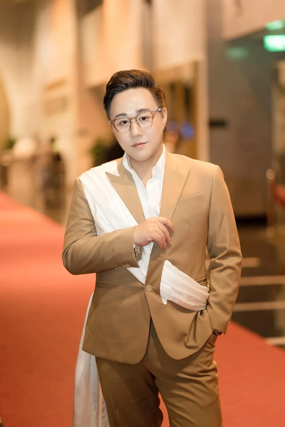 Không thể liên lạc với Trung Quân Idol