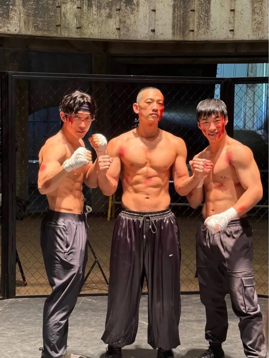 Không thể nhận ra Bi Rain nữa, sao anh lại đáng sợ thế này Không thể nhận ra Bi Rain nữa, sao anh lại đáng sợ thế này