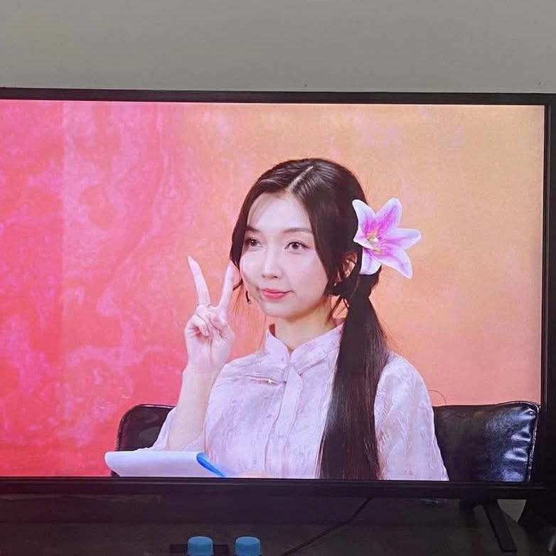 Không thể rời mắt khỏi nhan sắc ấn tượng của nữ MC tân binh đang "làm mưa làm gió" làng game Việt