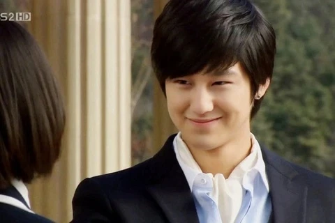 Kim Bum uống thuốc trường sinh à?