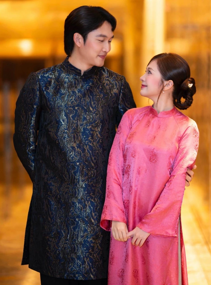 Lần đầu đóng chung phim sau cưới, Đình Tú - Ngọc Huyền nhận lời khuyên bất ngờ