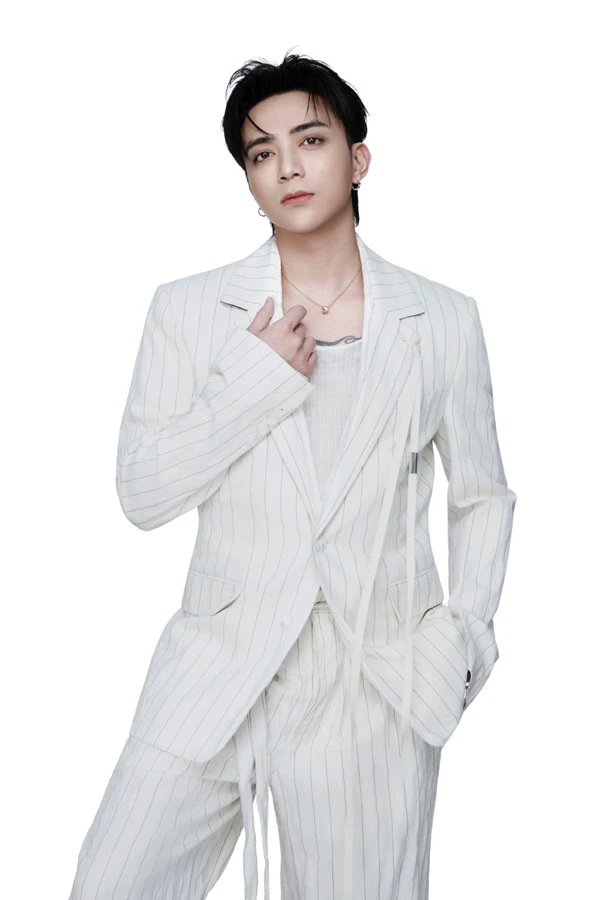 Lập hat-trick giải thưởng trong giải Cống hiến, Soobin Hoàng Sơn tiếp tục có tin vui