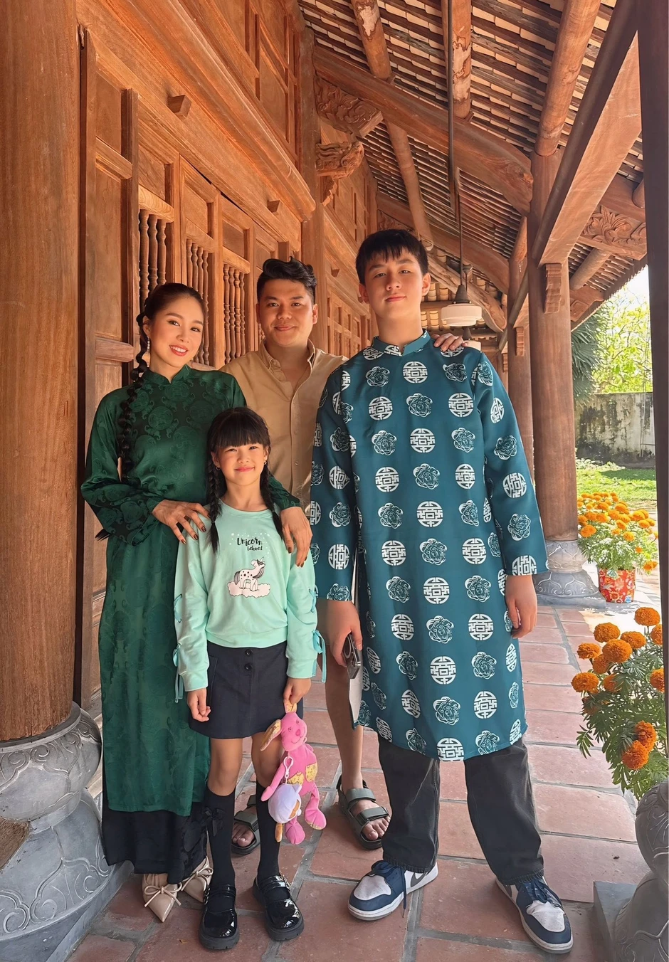 Lê Phương đang khiến cả nước khổ sở Lê Phương đang khiến cả nước khổ sở