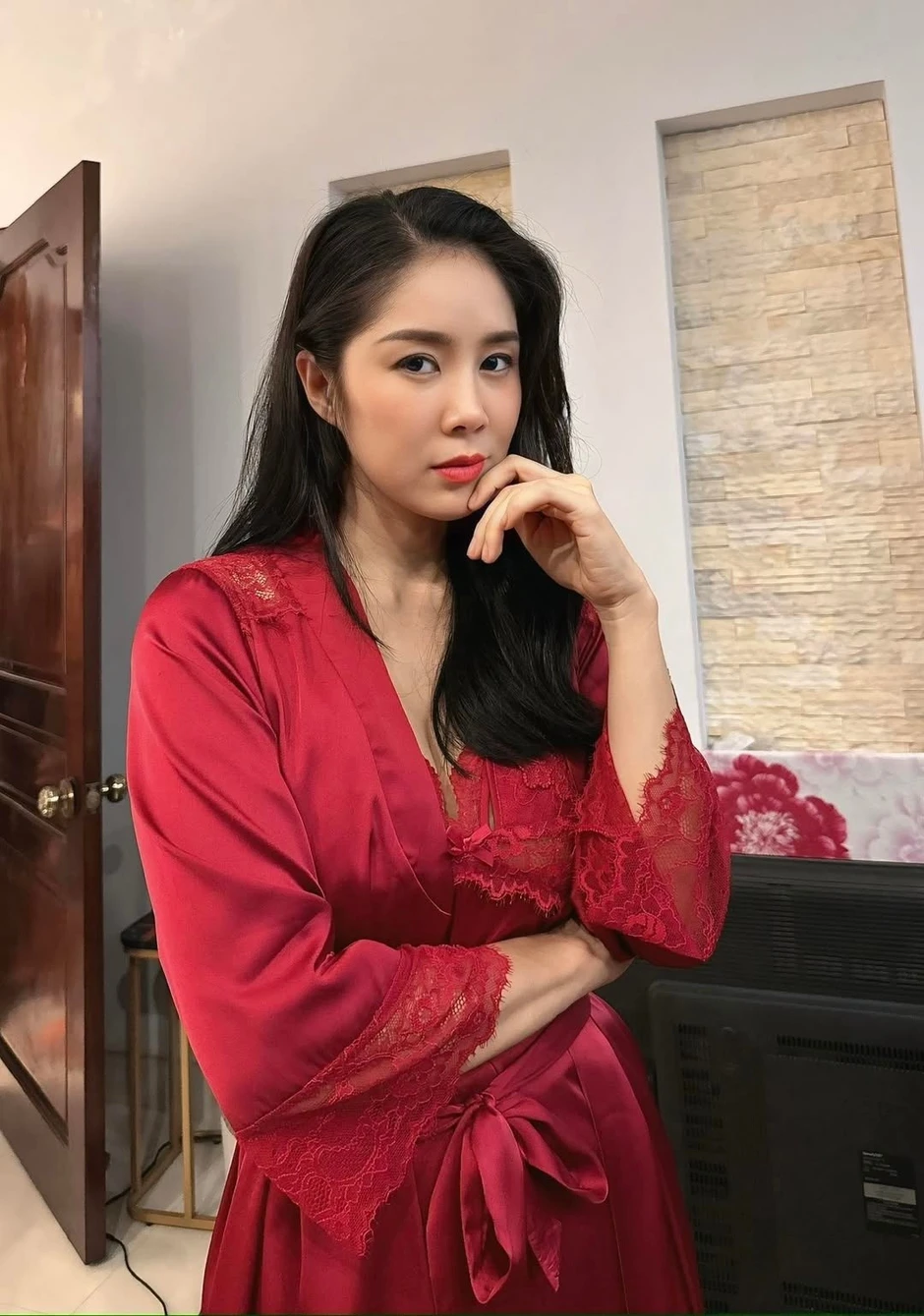 Lê Phương đang khiến cả nước khổ sở Lê Phương đang khiến cả nước khổ sở