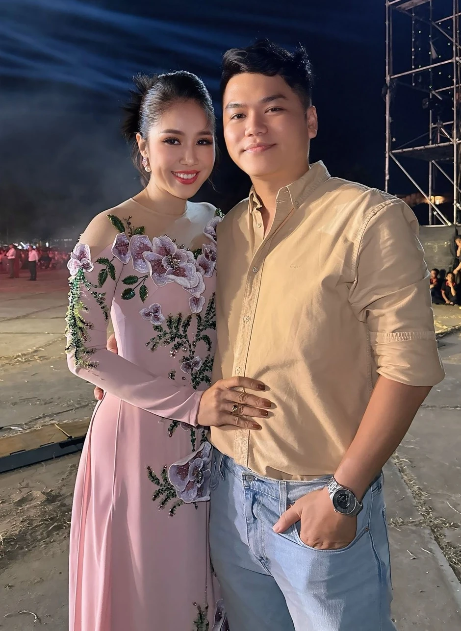 Lê Phương đang khiến cả nước khổ sở Lê Phương đang khiến cả nước khổ sở