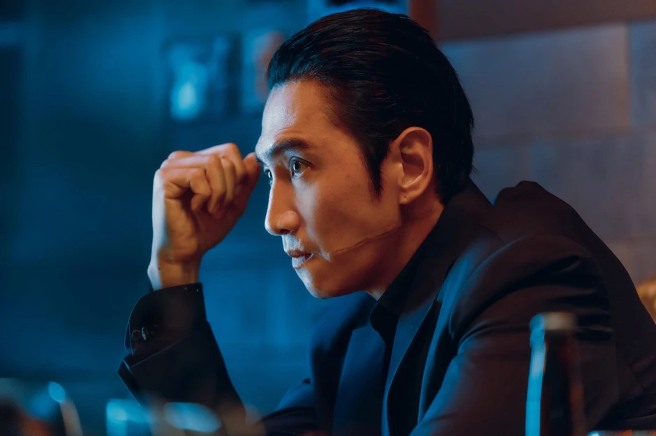 Lee Kwang Soo lộ vết sẹo dài đáng sợ trên mặt