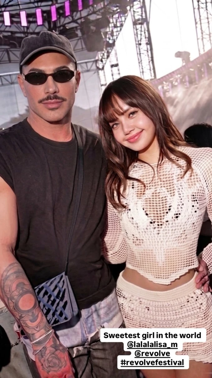 Lisa diện váy ngắn, quẩy hết mình ở Coachella