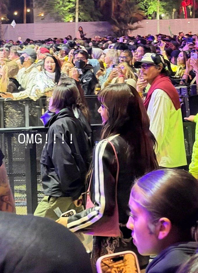 Lisa diện váy ngắn, quẩy hết mình ở Coachella