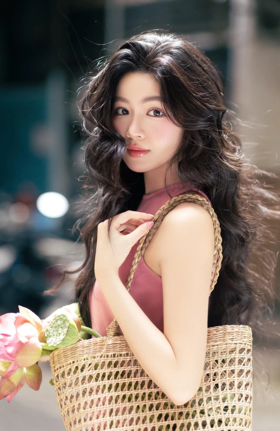 Lọ Lem - con gái Quyền Linh và tranh cãi sinh ra từ vạch đích