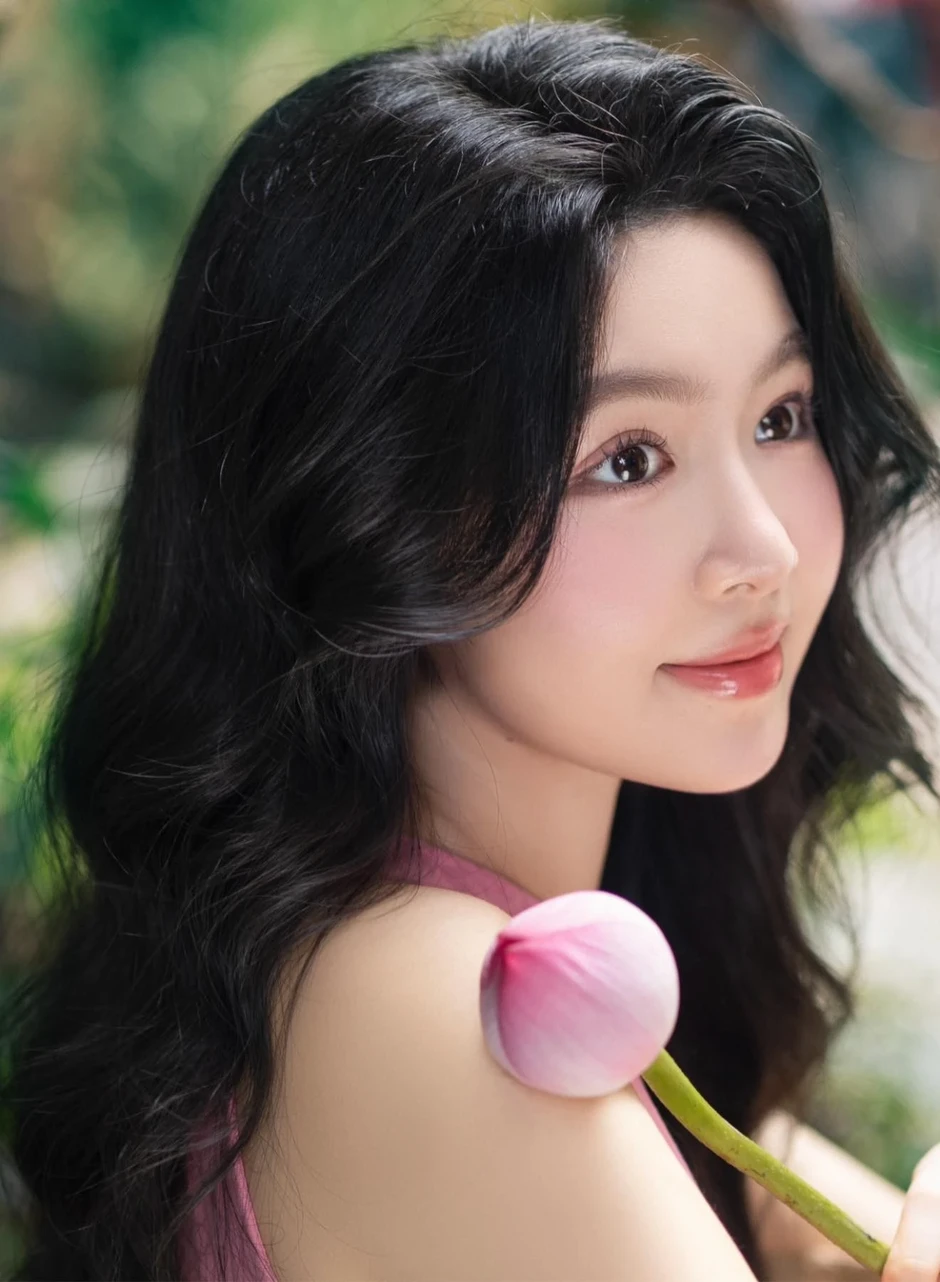 Lọ Lem - con gái Quyền Linh và tranh cãi sinh ra từ vạch đích