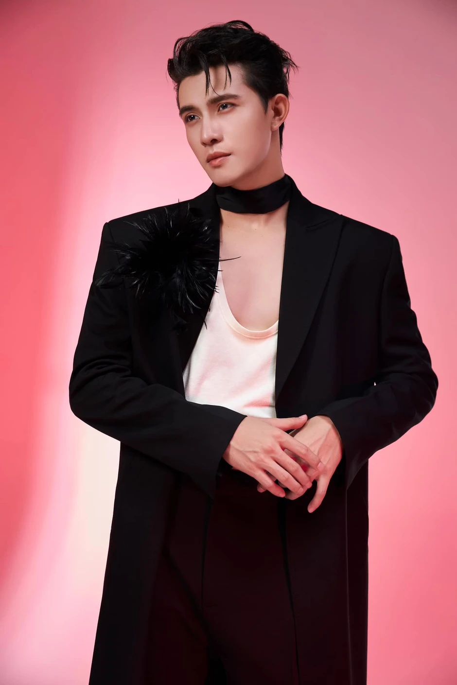 Mỹ nam thế hệ mới đang gây nhiễu loạn màn ảnh Việt: Khí chất không có điểm chê, gương mặt hoàn hảo chuẩn "tỷ lệ vàng" Mỹ nam thế hệ mới đang gây nhiễu loạn màn ảnh Việt: Khí chất không có điểm chê, gương mặt hoàn hảo chuẩn "tỷ lệ vàng"