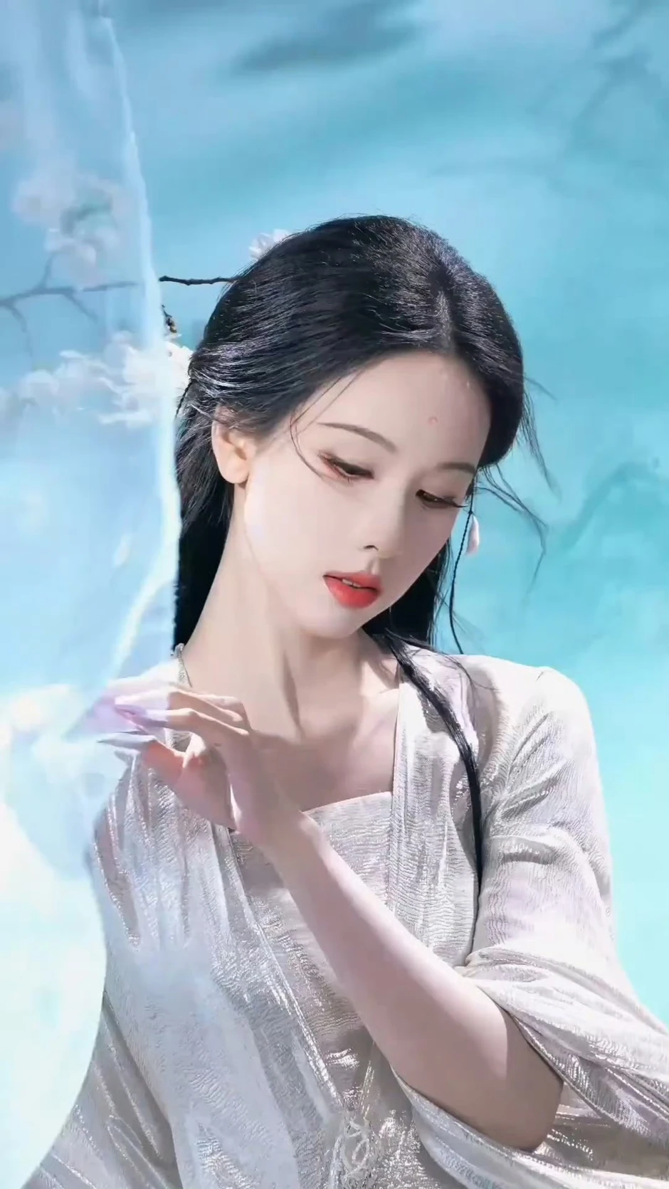 Mỹ nhân cổ trang đẹp nhất Trung Quốc: Nhan sắc dệt từ sương khói