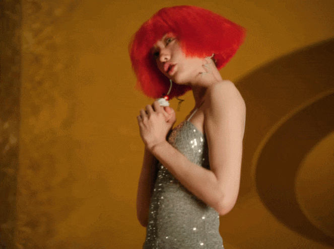 Mỹ nhân đẹp nhất thế giới phát điên vì 1 người đàn ông, ánh mắt càng nhìn càng ám ảnh