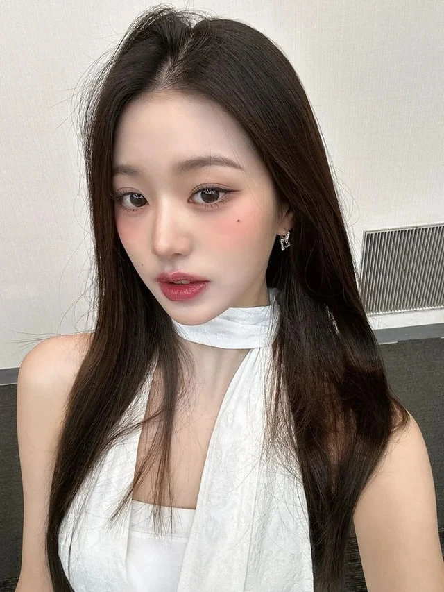 Mỹ nhân được đề cử đẹp nhất thế giới 2026: Công chúa showbiz "ám ảnh center"