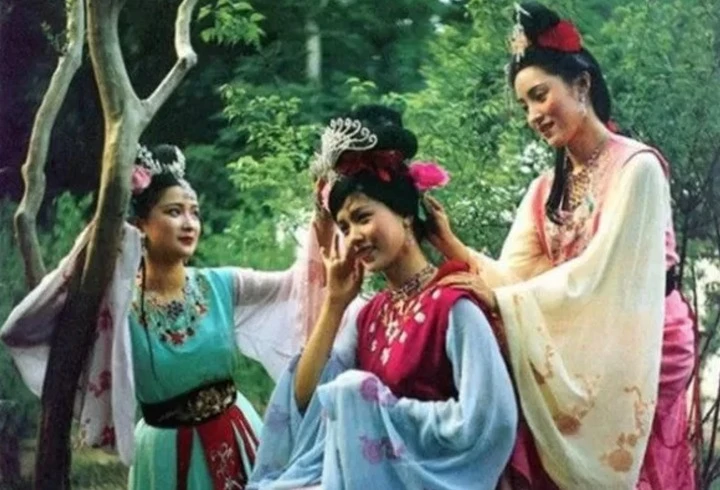 Mỹ nhân lên hình vài phút trong "Tây du ký": Sự nghiệp rực rỡ, giờ làm lãnh đạo Mỹ nhân lên hình vài phút trong "Tây du ký": Sự nghiệp rực rỡ, giờ làm lãnh đạo