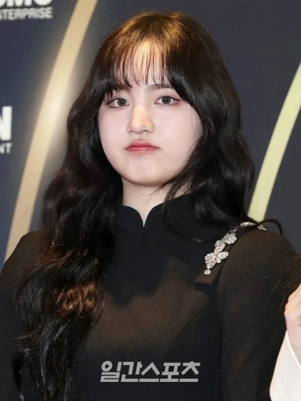 Mỹ nhân lột xác ngoạn mục sau 2 năm, "vịt hoá thiên nga" đến mức không nhận ra