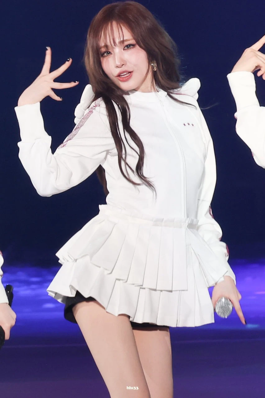 Mỹ nhân lột xác ngoạn mục sau 2 năm, "vịt hoá thiên nga" đến mức không nhận ra