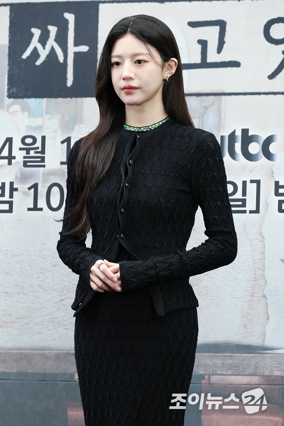 Mỹ nhân mang gương mặt định hình thẩm mỹ của cả Hàn Quốc: Visual tuyệt tác phòng mổ, đẹp không thể tả nổi