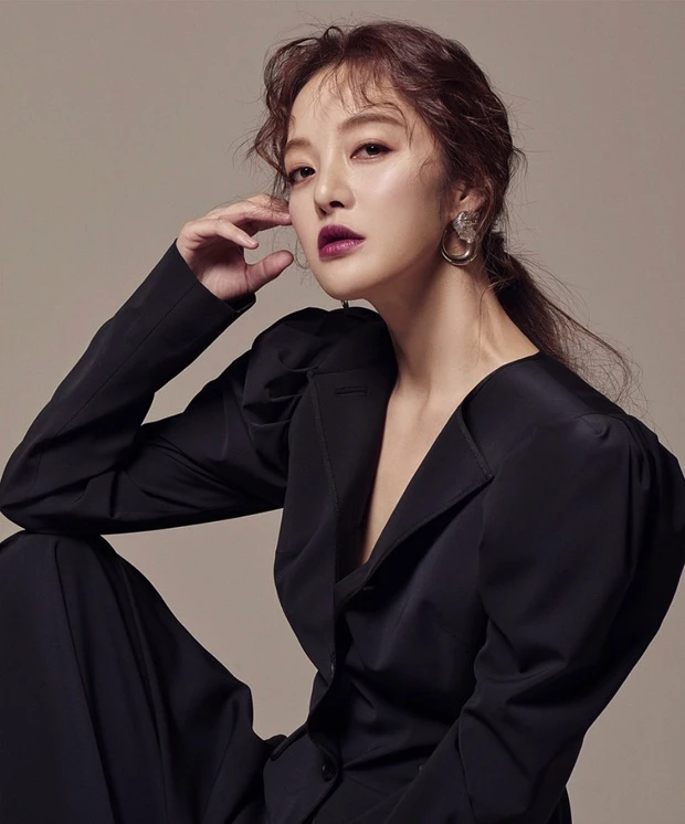 Mỹ nhân Thư Ký Kim bật khóc nấc vì mẹ ruột gặp tai nạn đến chấn động não trong lúc trông cháu Mỹ nhân Thư Ký Kim bật khóc nấc vì mẹ ruột gặp tai nạn đến chấn động não trong lúc trông cháu