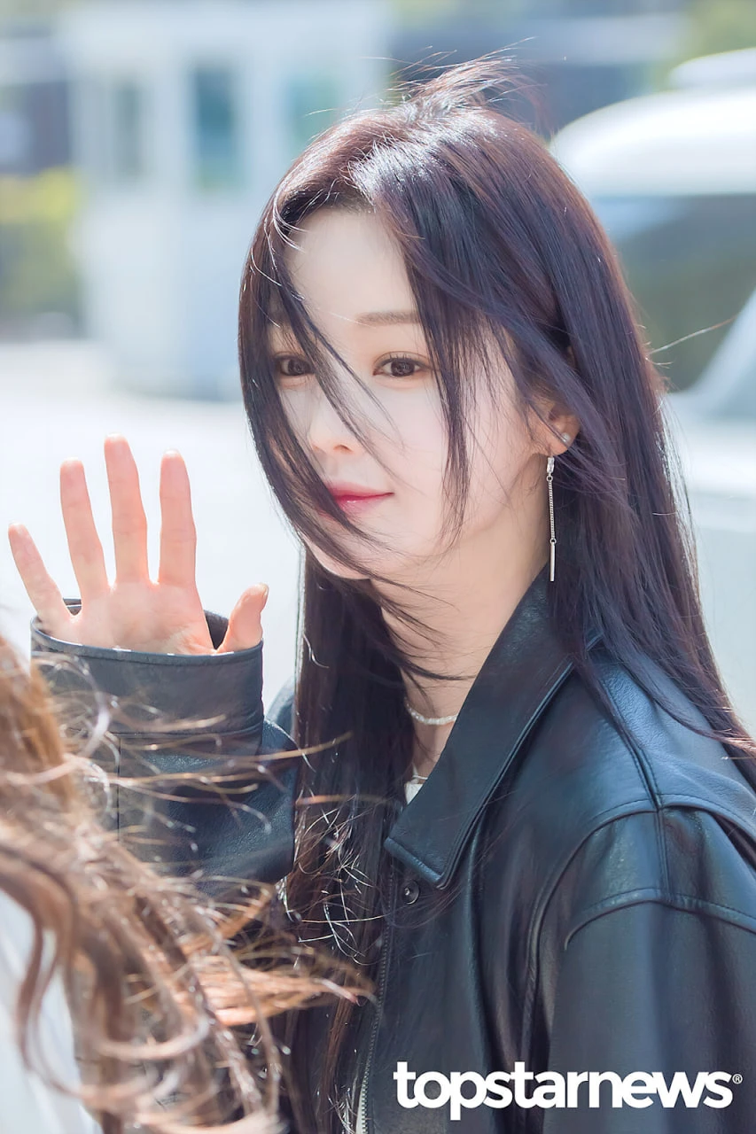 Mỹ nhân U50 đi hát 20 năm vãna trẻ khó tin Mỹ nhân U50 đi hát 20 năm vãna trẻ khó tin