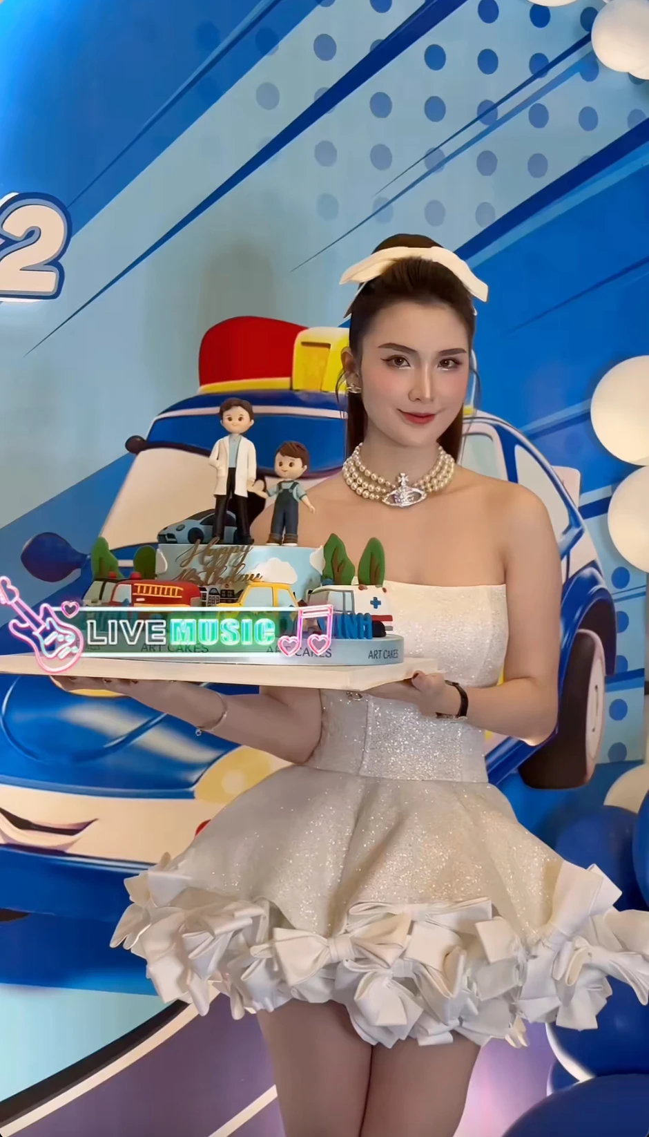 Mỹ nhân Việt vừa công khai có con trai 3 tuổi với bác sĩ thẩm mỹ nổi tiếng