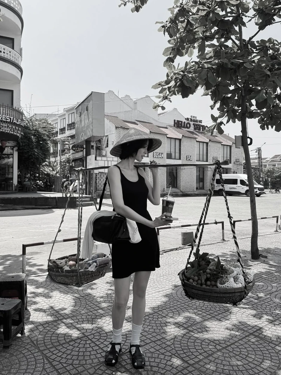 Mỹ nữ Hàn Quốc đổ bộ Hội An