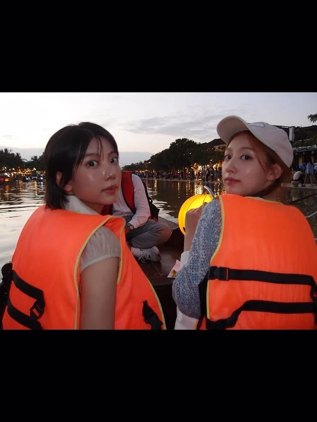 Mỹ nữ Hàn Quốc đổ bộ Hội An