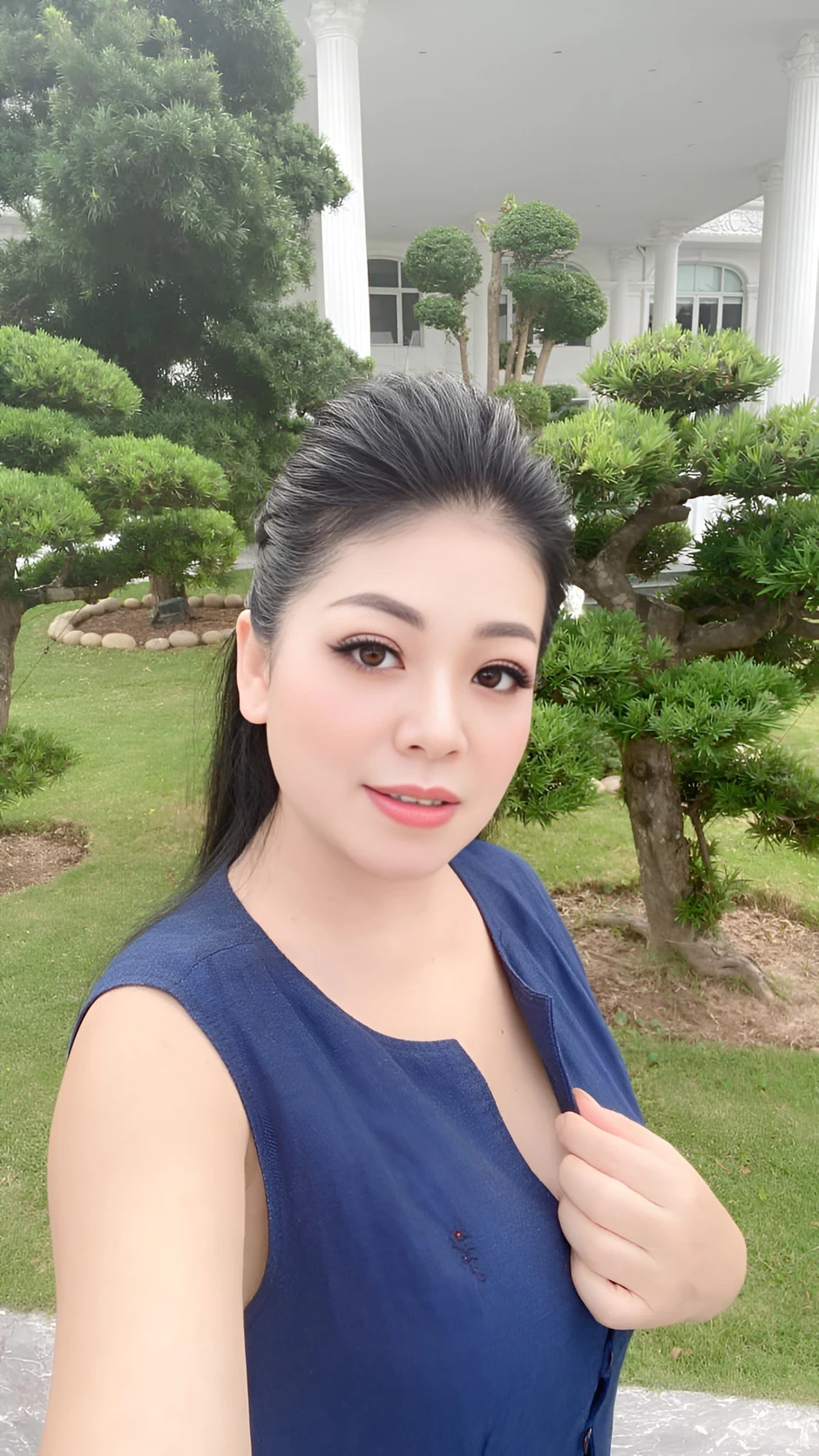 Mẹ đơn thân 4 con là "nữ hoàng nhạc đỏ" đình đám: "Hôm nay trời đẹp, em cũng xinh" Mẹ đơn thân 4 con là "nữ hoàng nhạc đỏ" đình đám: "Hôm nay trời đẹp, em cũng xinh"