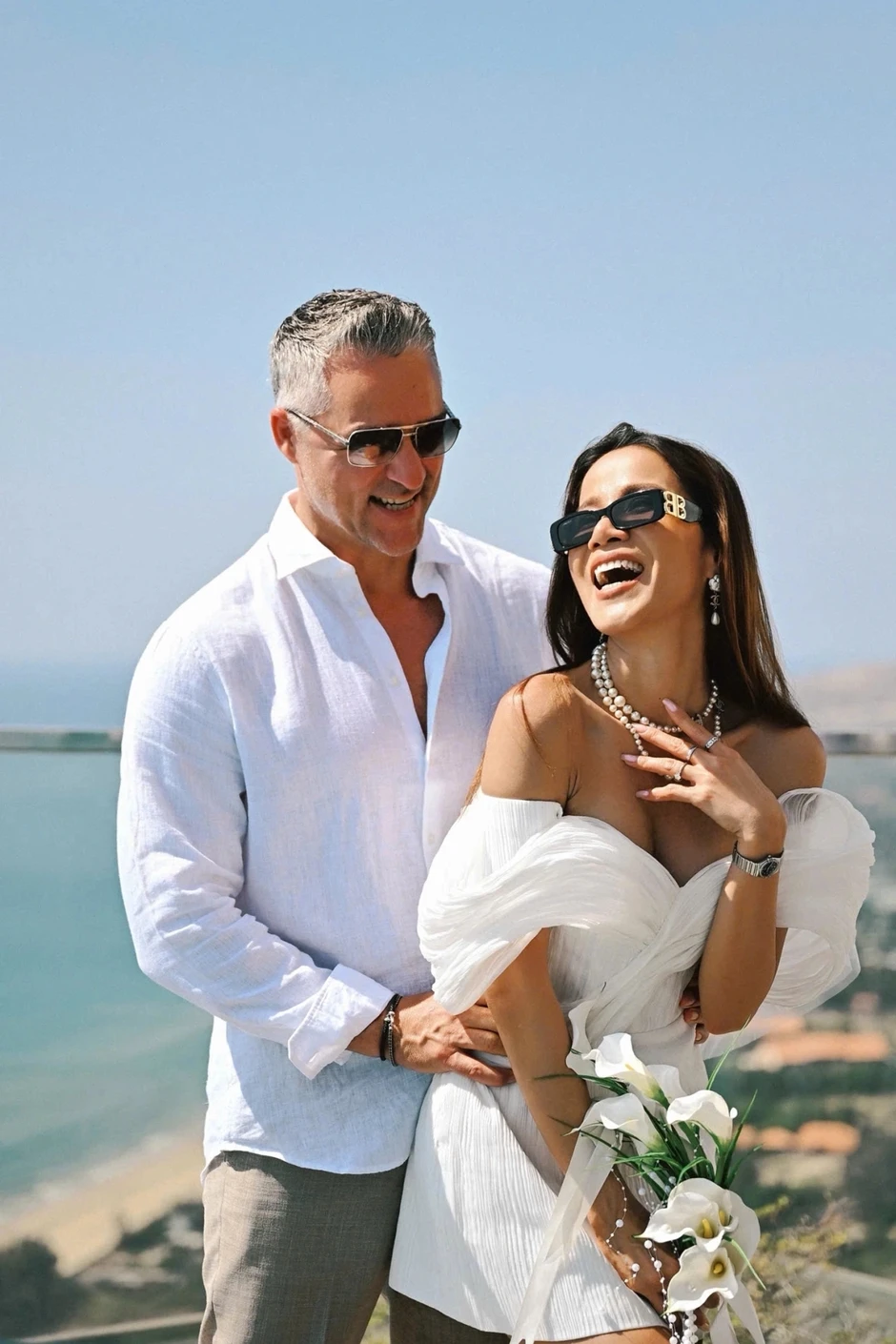 Mẹ đơn thân Vbiz 40 tuổi, có 2 con riêng vẫn khiến đại gia châu Âu chú ý, bị dọa: "Giữ chồng kỹ nha chị"